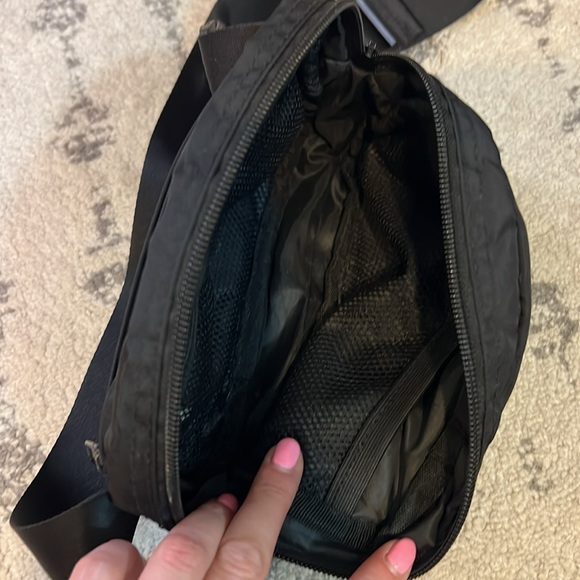 GAIAM Fanny Pack - Picture 2 of 4